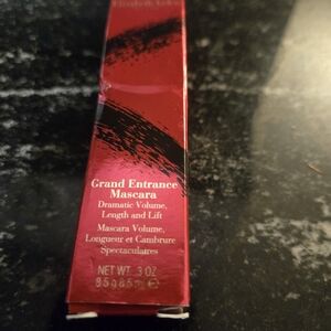 Elizabeth Arden Grand Entrance Mascara - Red and Black Packaging